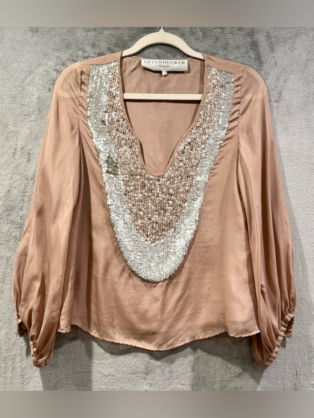 Leyendecker Women's 100% Silk V‎ Neck Top Size 2 ASO Serena Gossip Girls